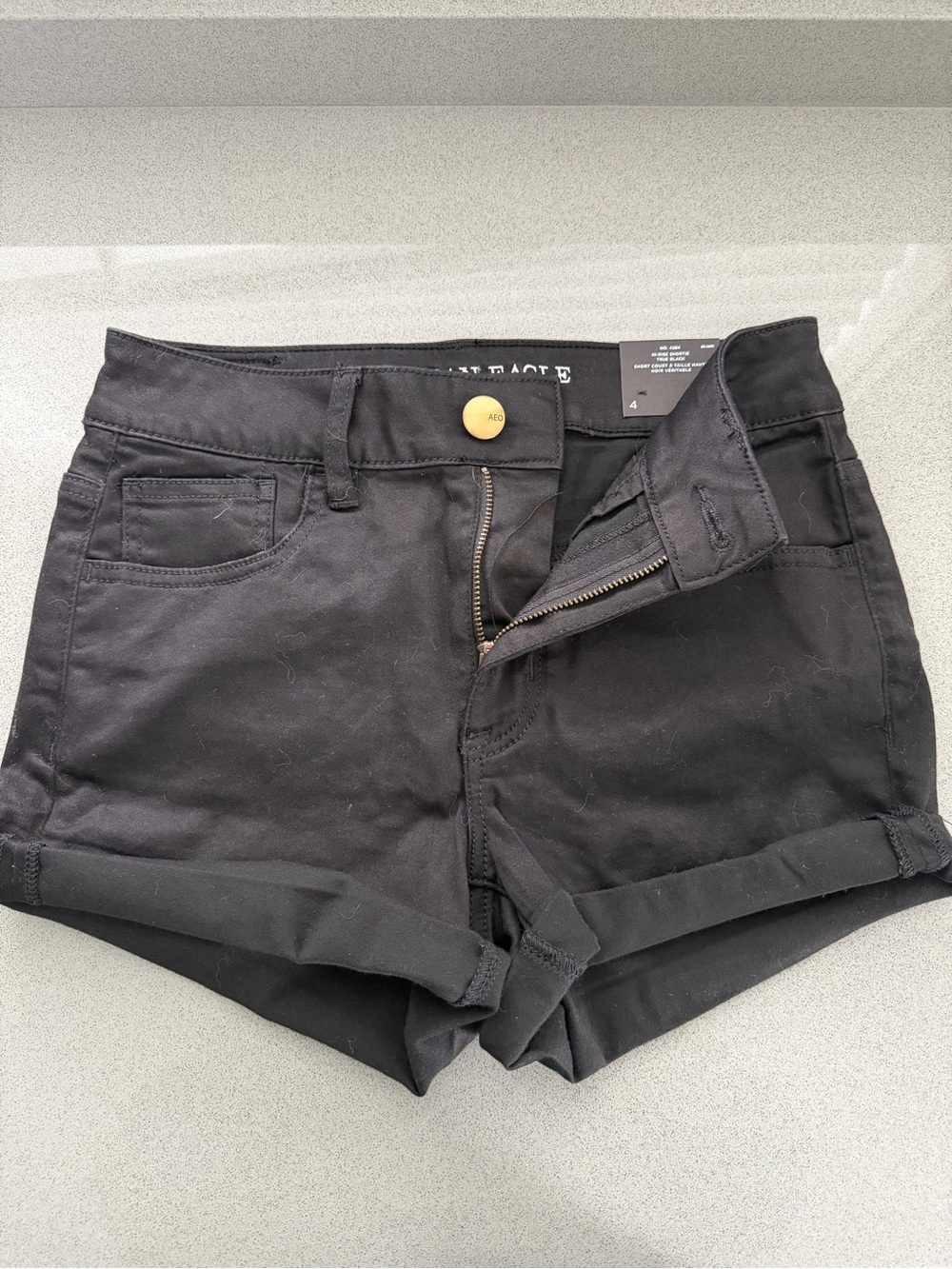 NWT American eagle outfitters Black Women's High-Rise Roll-Cuff Shorts size 4